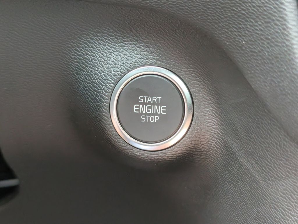 2026 Volvo XC40 B5 Ultra Black Edition Hunt Valley MD