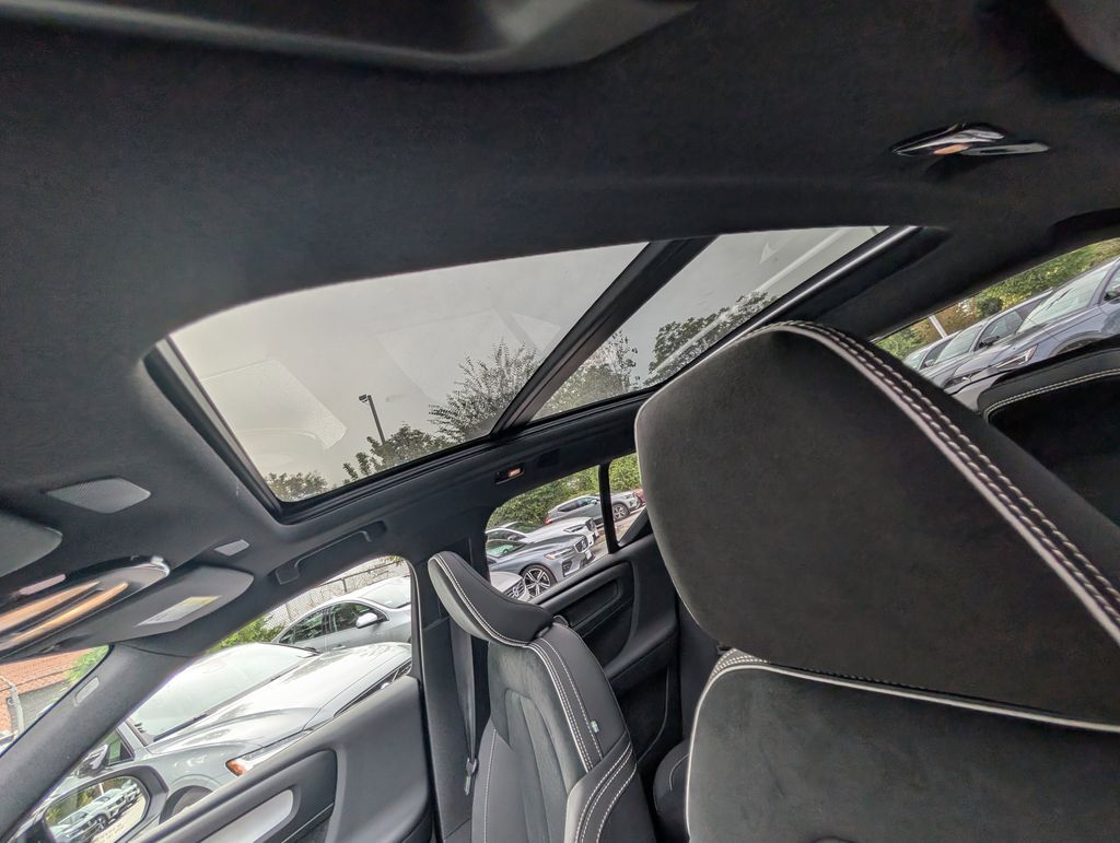 2026 Volvo XC40 B5 Ultra Black Edition Hunt Valley MD