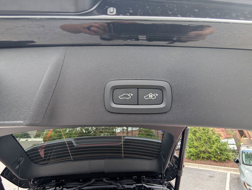 2026 Volvo XC40 B5 Ultra Black Edition Hunt Valley MD