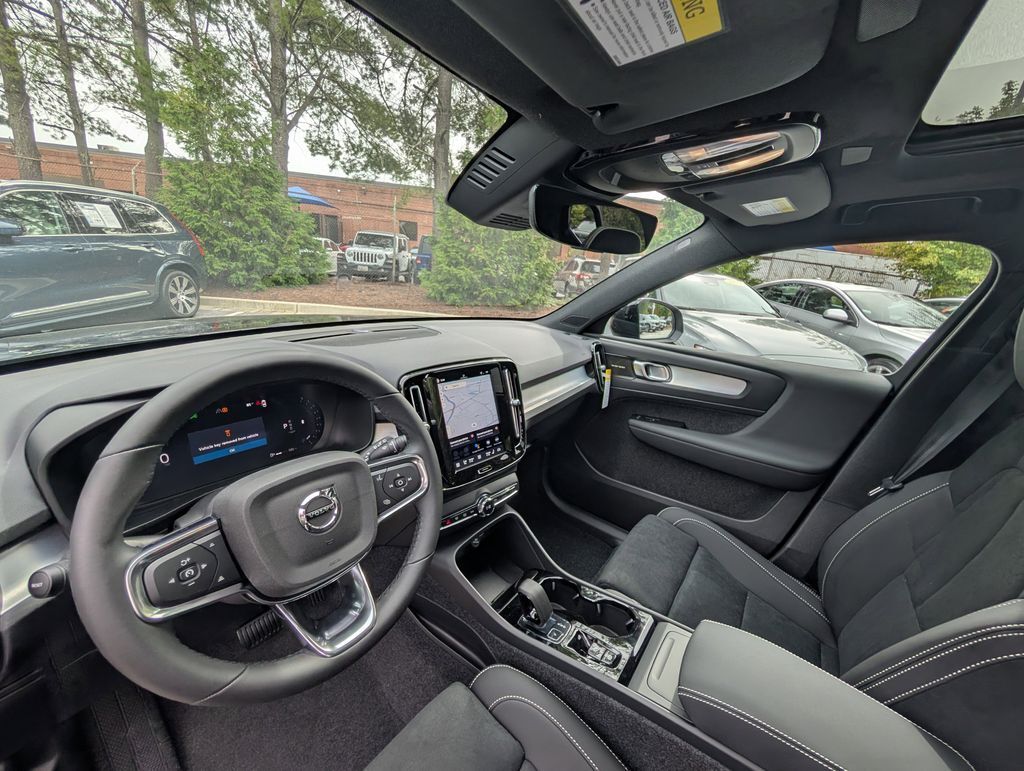 2026 Volvo XC40 B5 Ultra Black Edition Hunt Valley MD