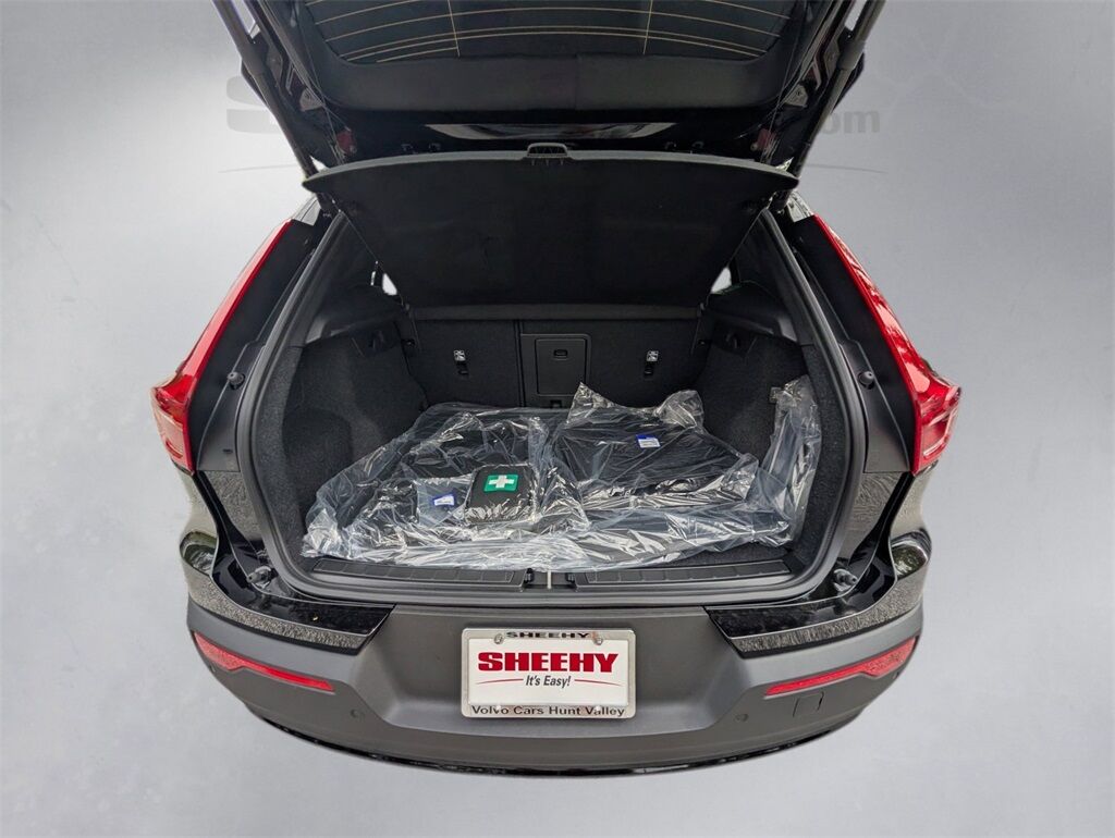 2026 Volvo XC40 B5 Ultra Black Edition Hunt Valley MD