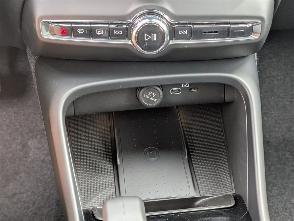 2026 Volvo XC40 B5 Ultra Black Edition Hunt Valley MD