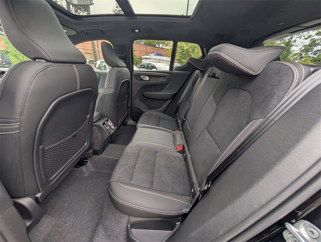 2026 Volvo XC40 B5 Ultra Black Edition Hunt Valley MD