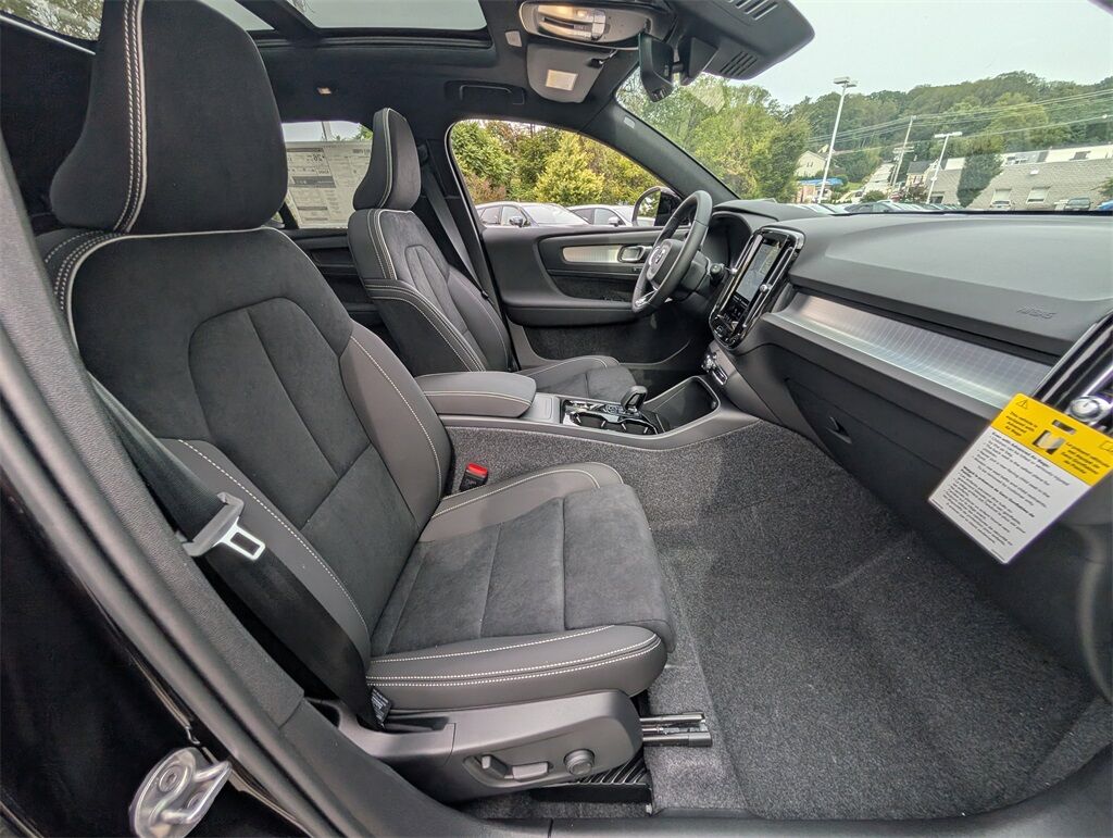 2026 Volvo XC40 B5 Ultra Black Edition Hunt Valley MD