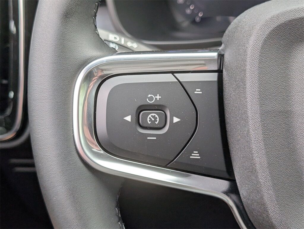 2026 Volvo XC40 B5 Ultra Black Edition Hunt Valley MD