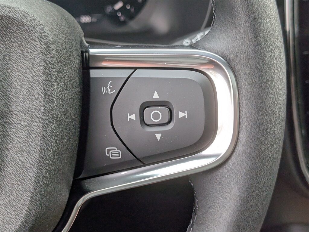 2026 Volvo XC40 B5 Ultra Black Edition Hunt Valley MD