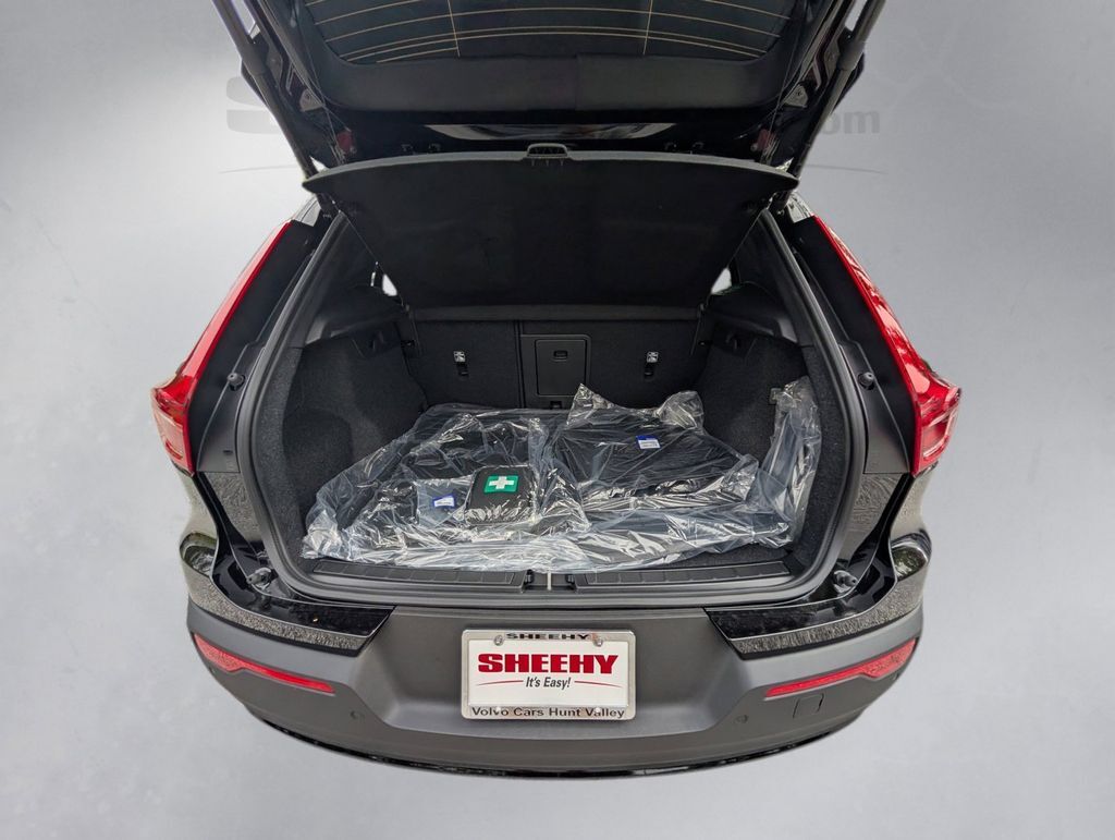 2026 Volvo XC40 B5 Ultra Black Edition Hunt Valley MD