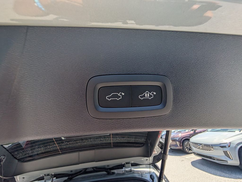 2026 Volvo XC40 B5 Ultra Black Edition Hunt Valley MD