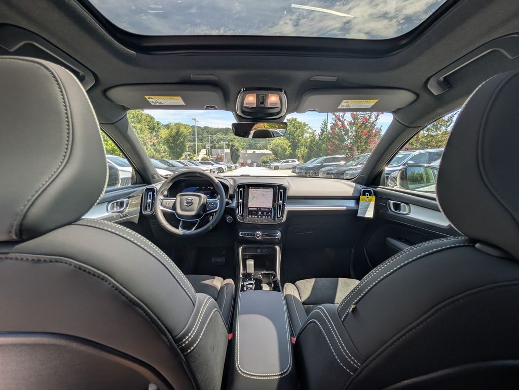 2026 Volvo XC40 B5 Ultra Black Edition Hunt Valley MD