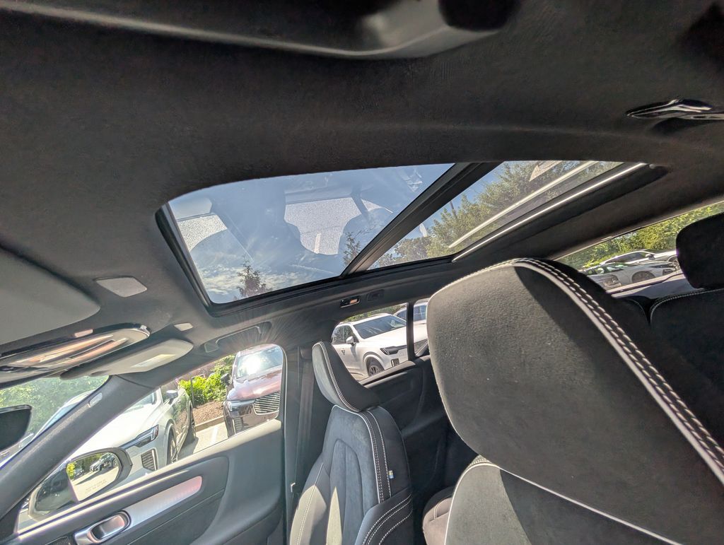 2026 Volvo XC40 B5 Ultra Black Edition Hunt Valley MD