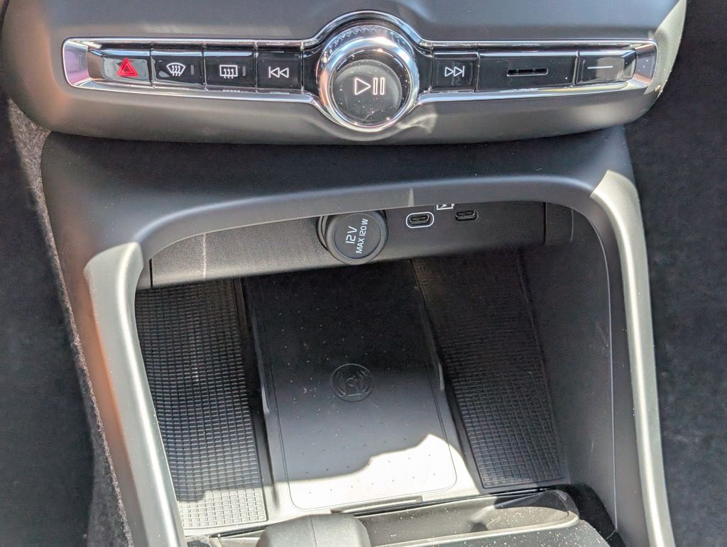 2026 Volvo XC40 B5 Ultra Black Edition Hunt Valley MD