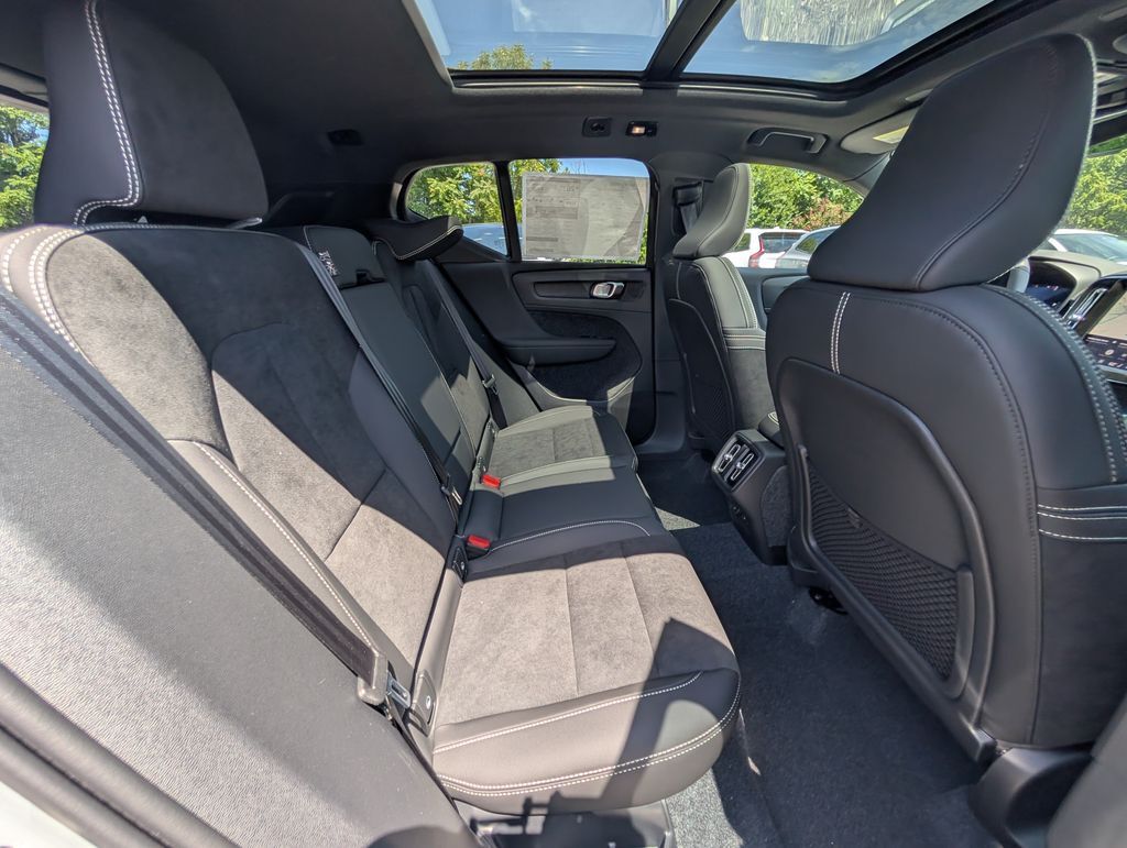 2026 Volvo XC40 B5 Ultra Black Edition Hunt Valley MD