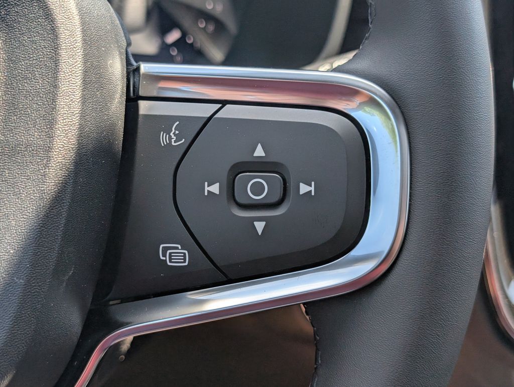 2026 Volvo XC40 B5 Ultra Black Edition Hunt Valley MD