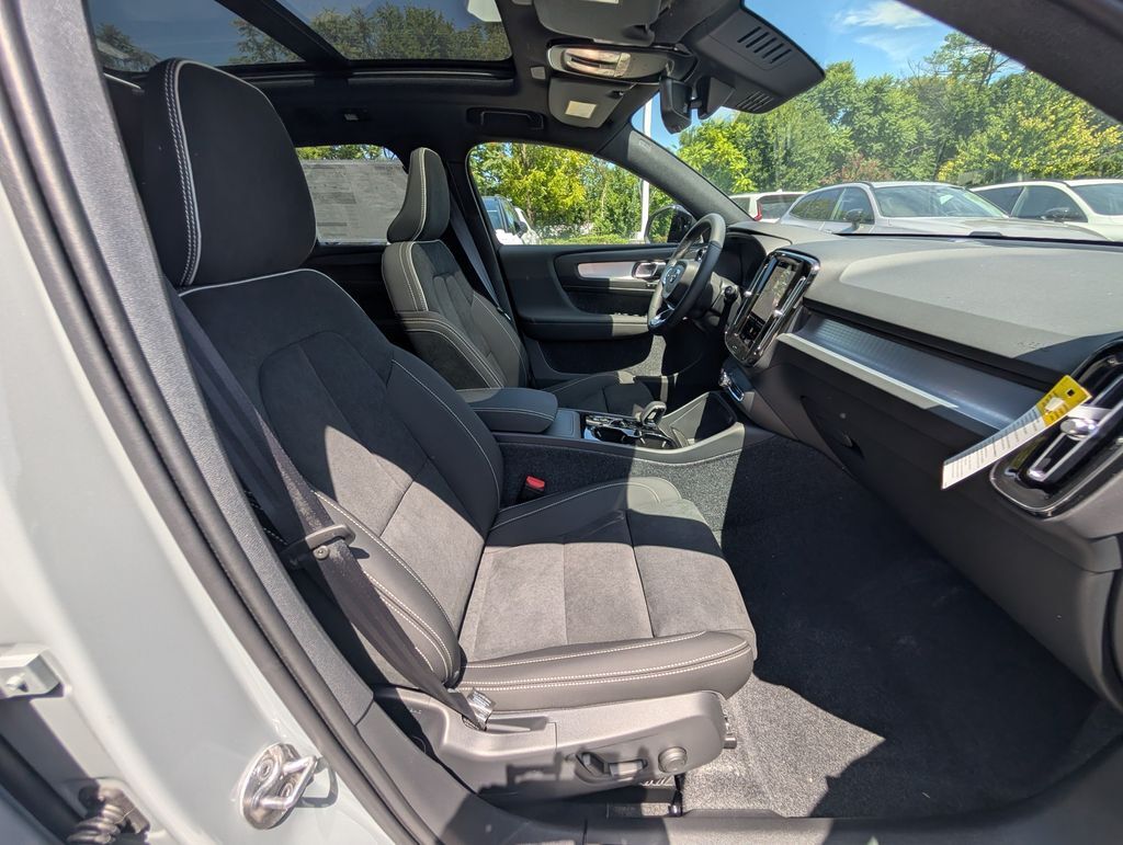 2026 Volvo XC40 B5 Ultra Black Edition Hunt Valley MD