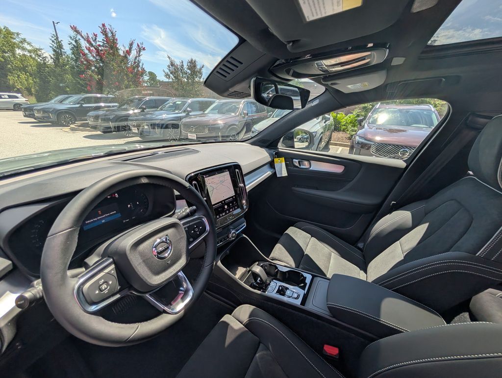 2026 Volvo XC40 B5 Ultra Black Edition Hunt Valley MD
