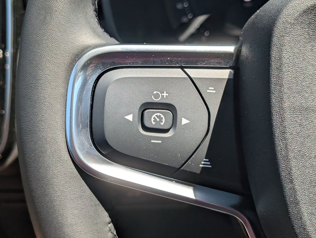 2026 Volvo XC40 B5 Ultra Black Edition Hunt Valley MD