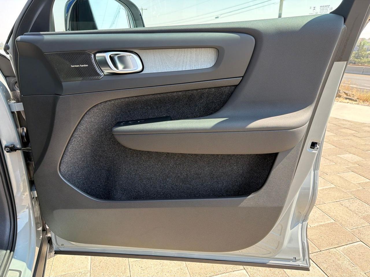 2026 Volvo XC40 B5 Ultra Bend OR