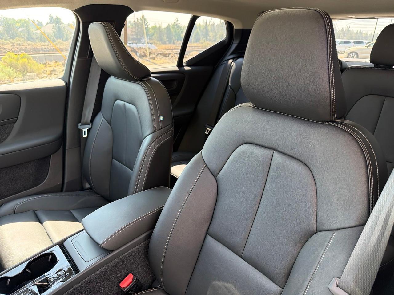 2026 Volvo XC40 B5 Ultra Bend OR