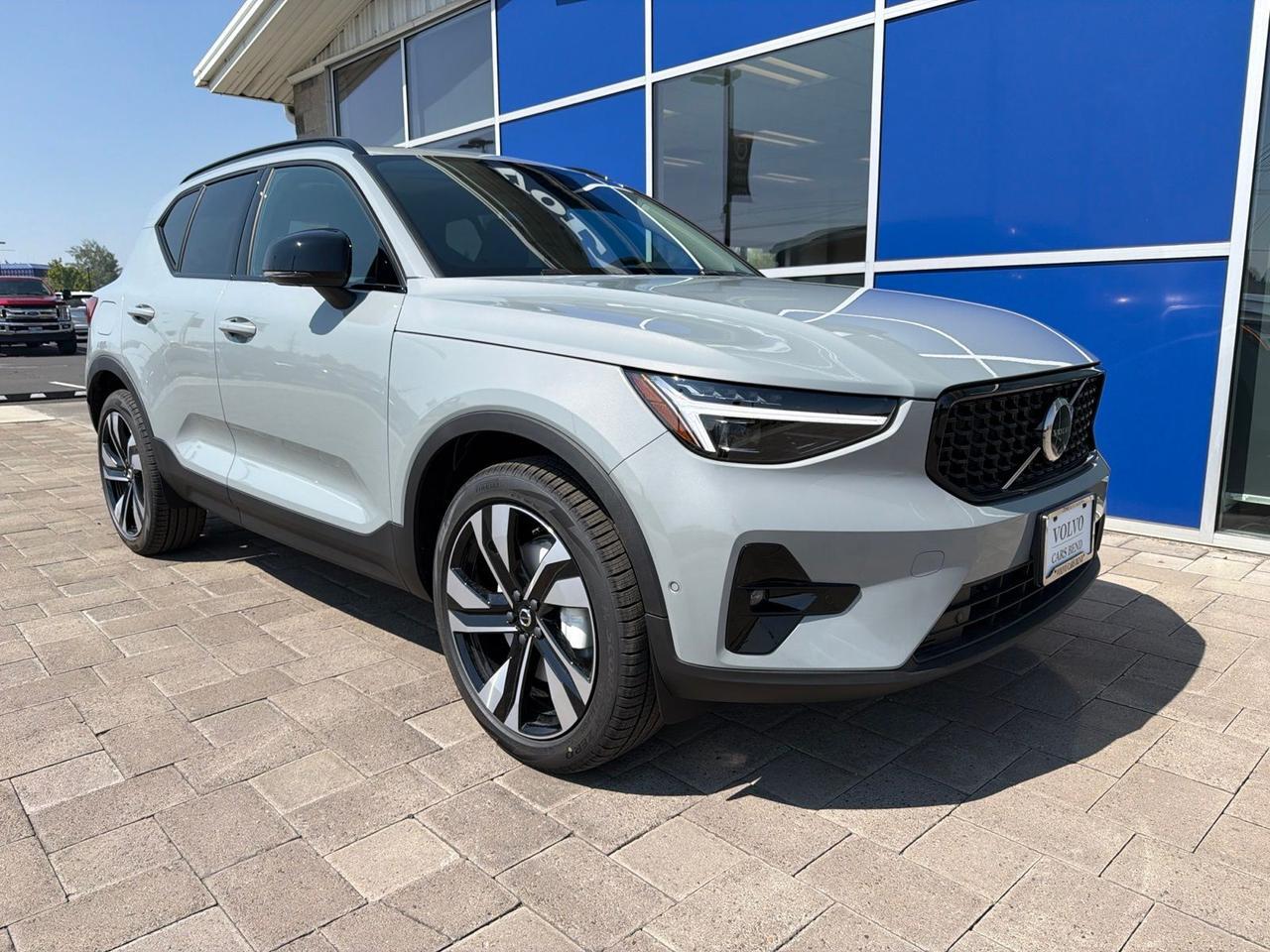 2026 Volvo XC40 B5 Ultra Bend OR
