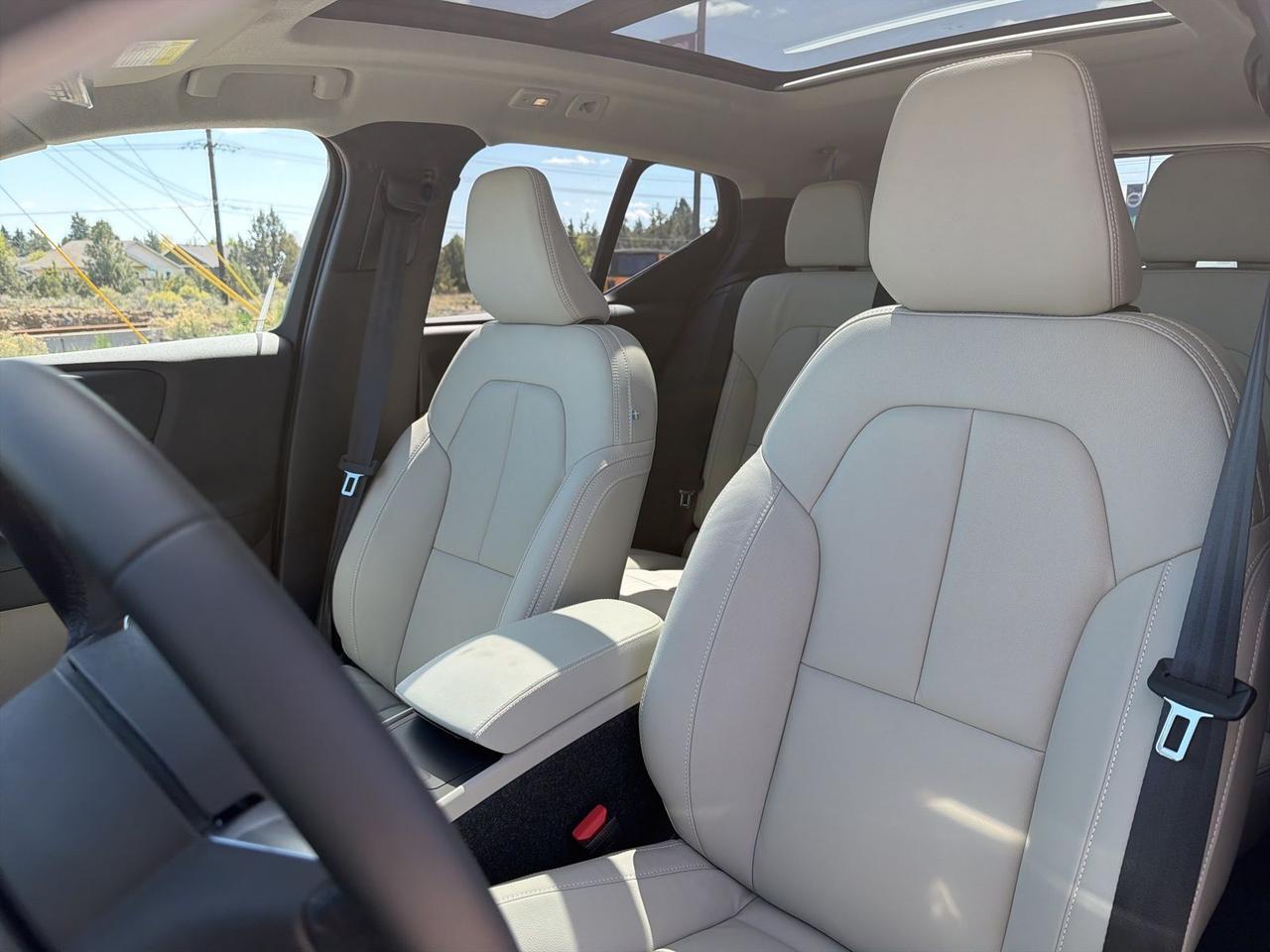 2026 Volvo XC40 B5 Ultra Bend OR