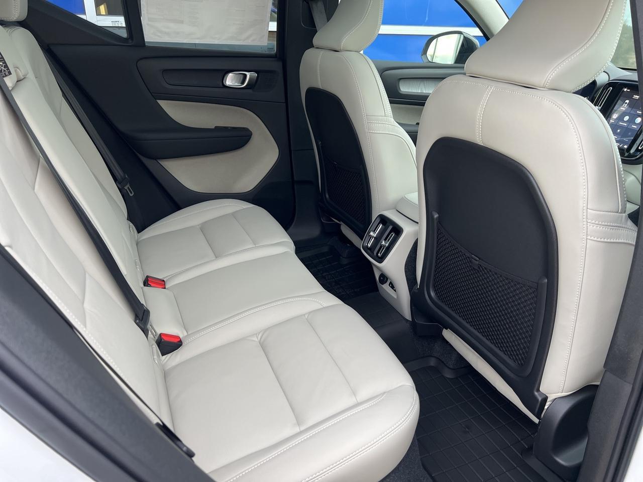 2026 Volvo XC40 B5 Ultra Bend OR