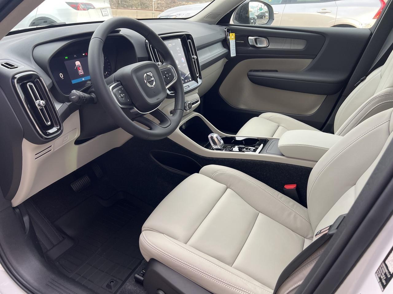 2026 Volvo XC40 B5 Ultra Bend OR