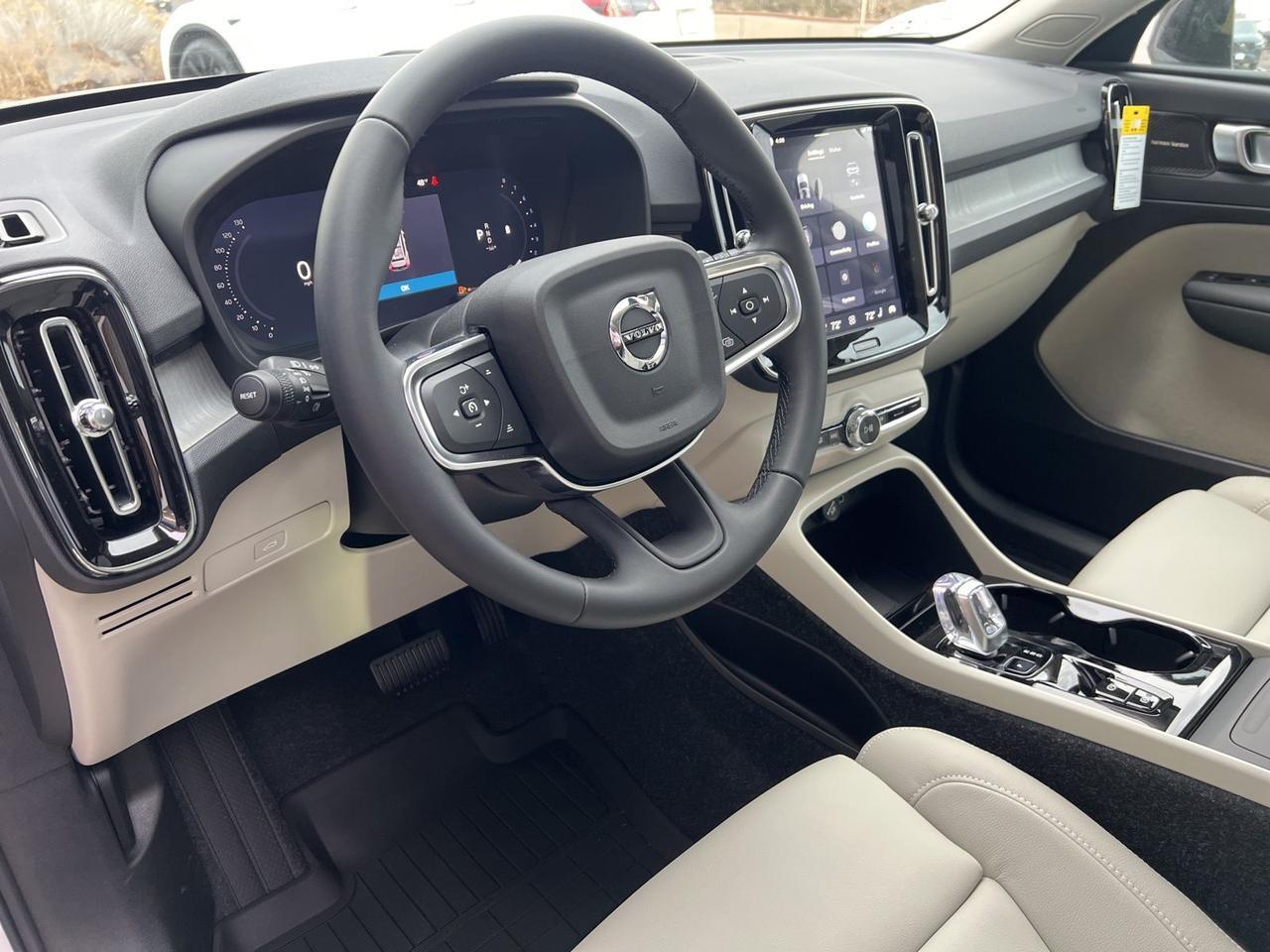 2026 Volvo XC40 B5 Ultra Bend OR