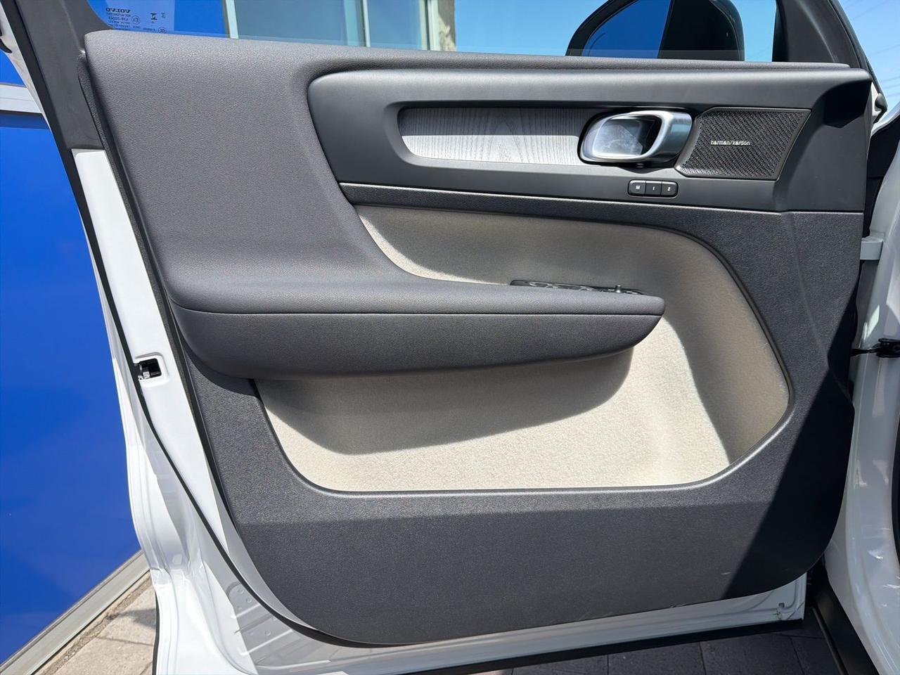 2026 Volvo XC40 B5 Ultra Bend OR