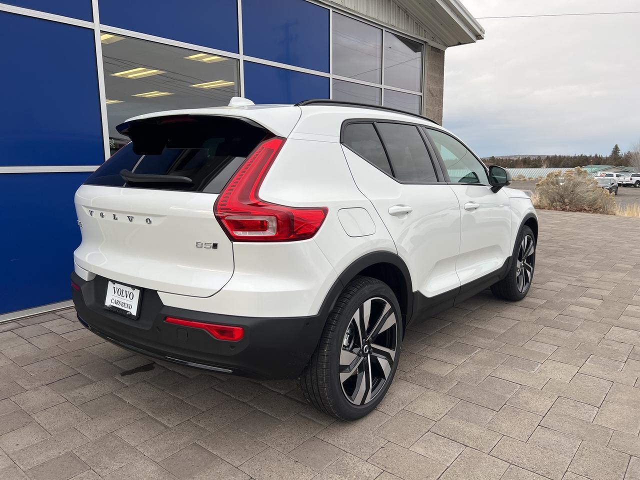 2026 Volvo XC40 B5 Ultra Bend OR