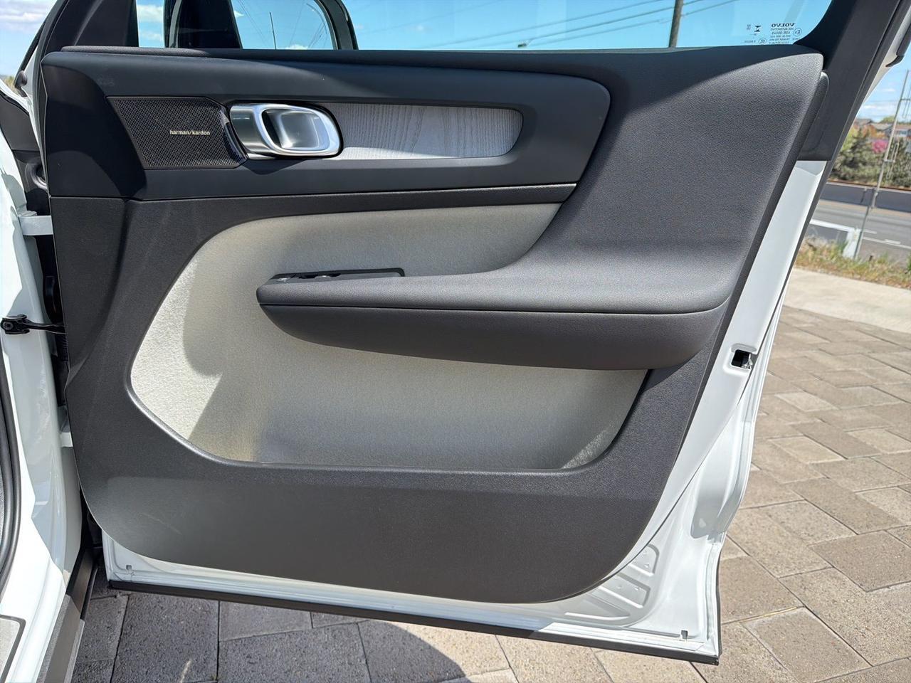 2026 Volvo XC40 B5 Ultra Bend OR