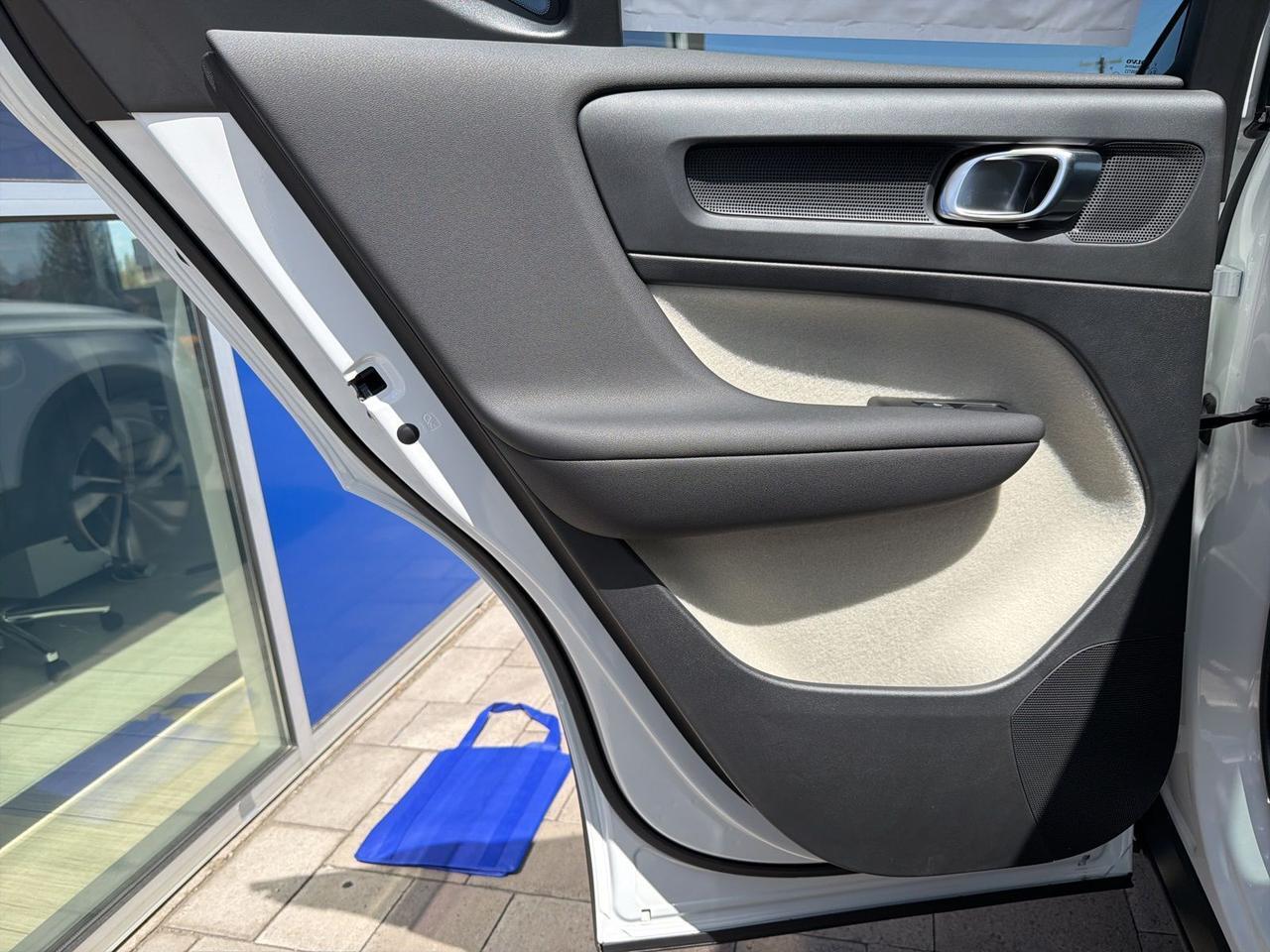 2026 Volvo XC40 B5 Ultra Bend OR