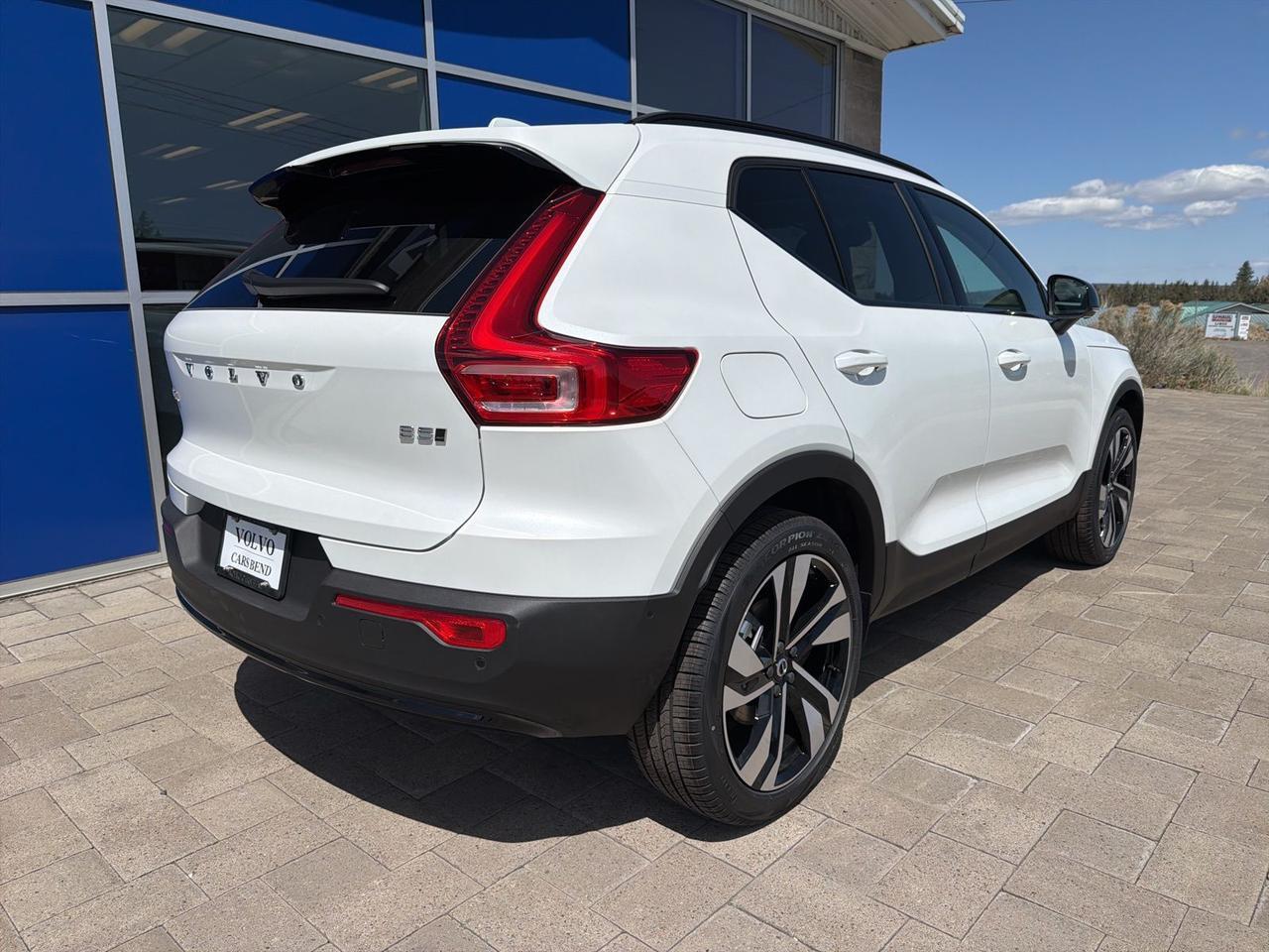 2026 Volvo XC40 B5 Ultra Bend OR