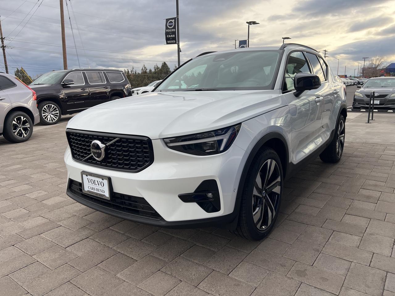 2026 Volvo XC40 B5 Ultra Bend OR