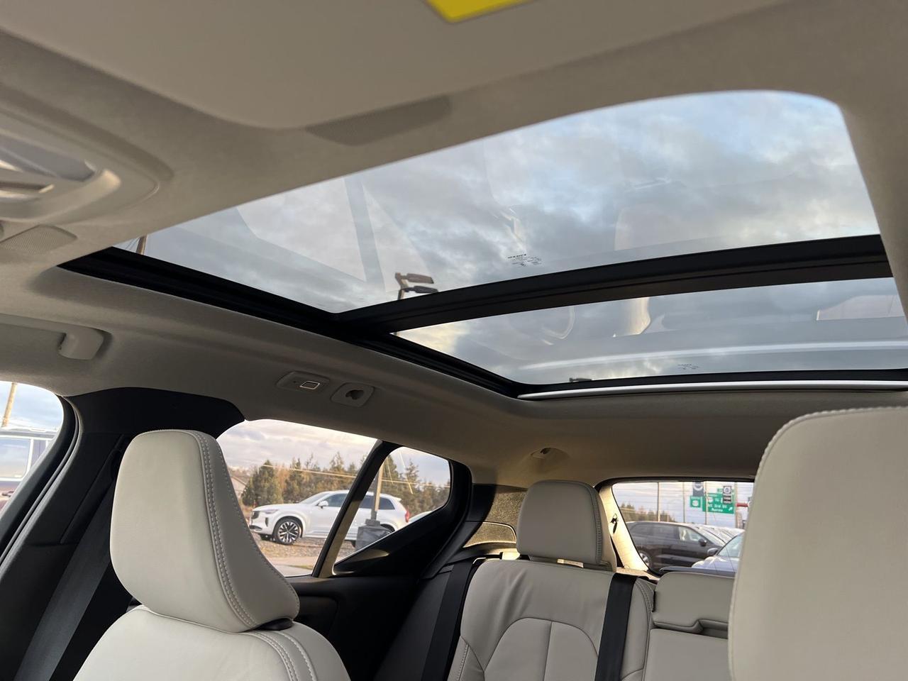 2026 Volvo XC40 B5 Ultra Bend OR