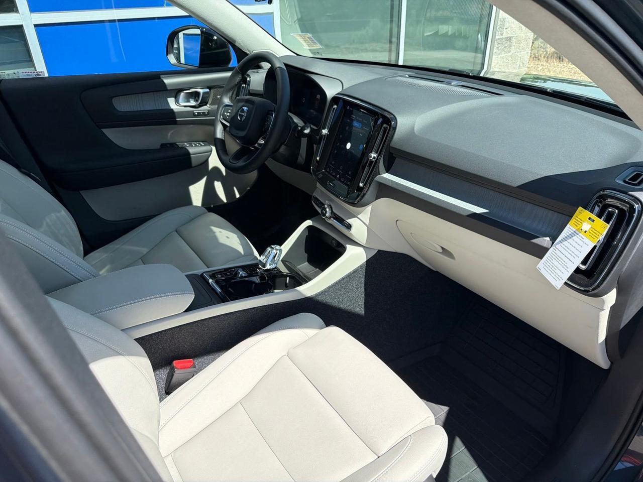 2026 Volvo XC40 B5 Ultra Bend OR