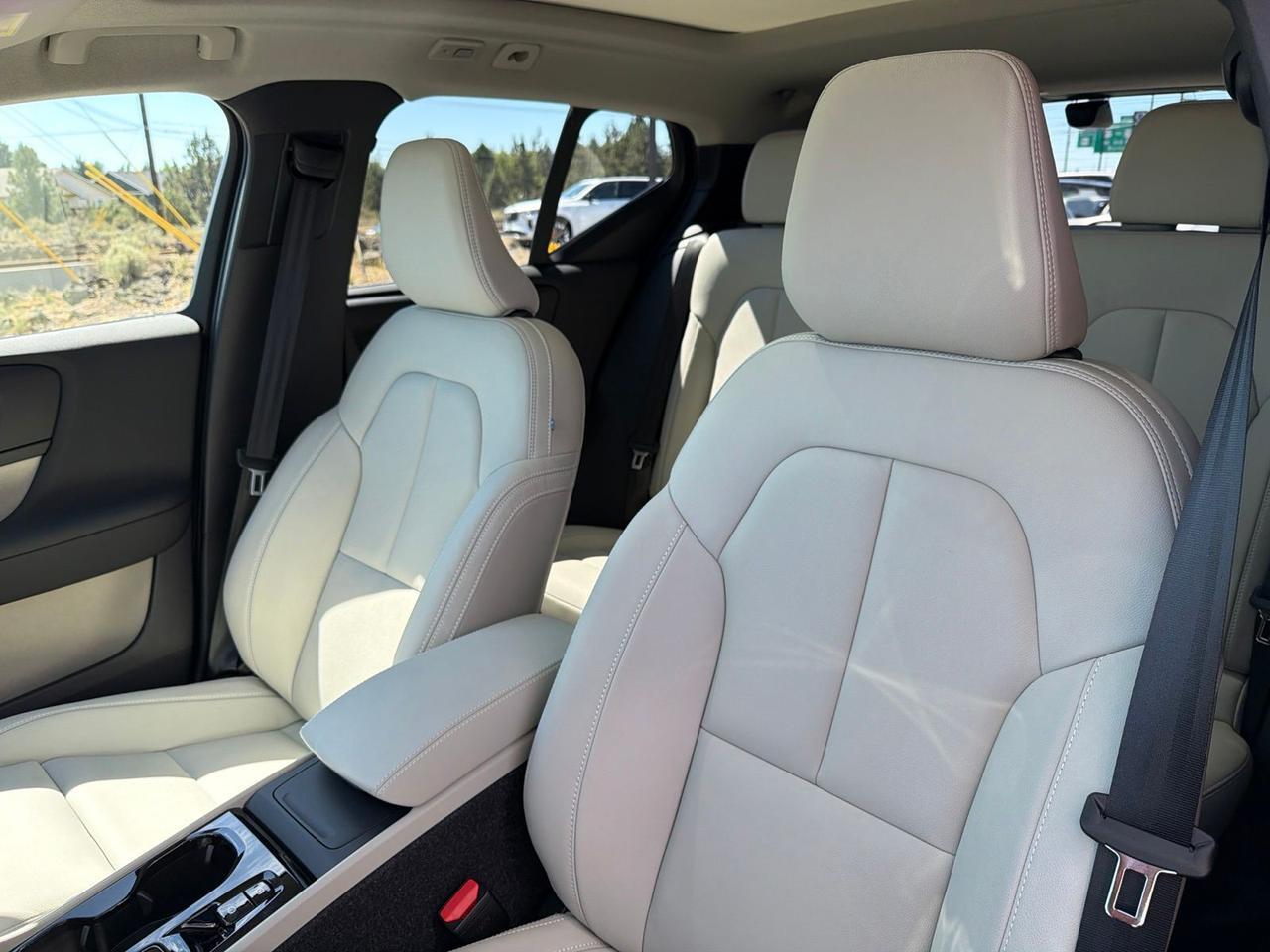 2026 Volvo XC40 B5 Ultra Bend OR