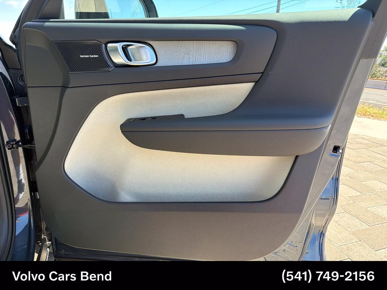 2026 Volvo XC40 B5 Ultra Bend OR