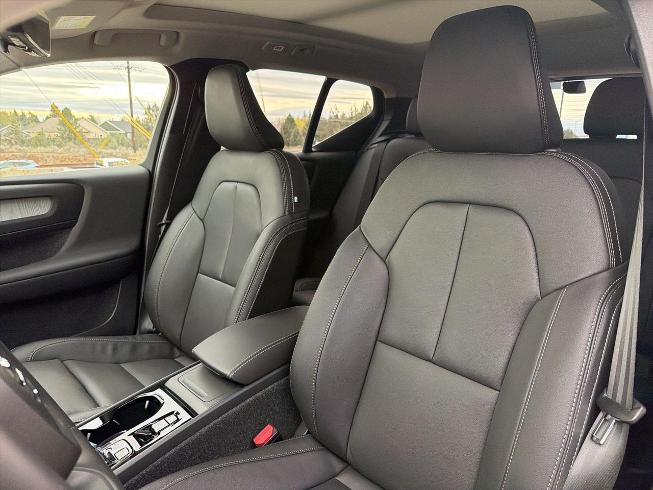 2026 Volvo XC40 B5 Ultra Bend OR