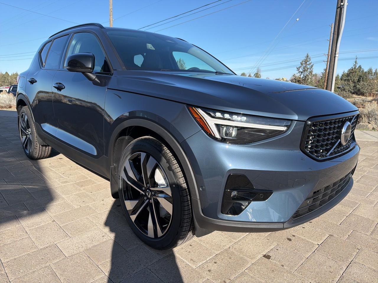 2026 Volvo XC40 B5 Ultra Bend OR