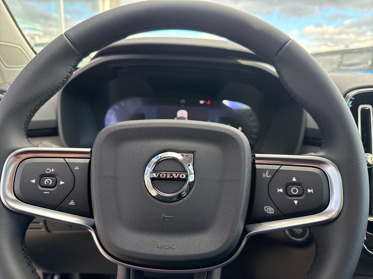 2026 Volvo XC40 B5 Ultra Bend OR