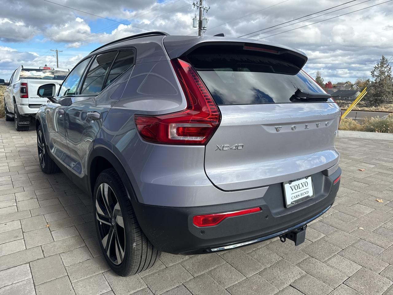 2026 Volvo XC40 B5 Ultra Bend OR