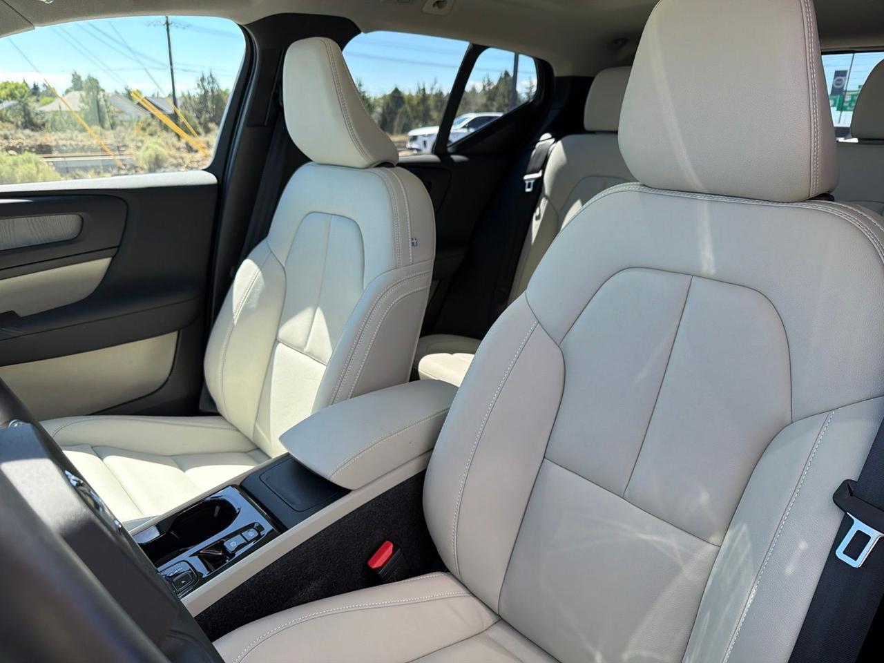 2026 Volvo XC40 B5 Ultra Bend OR