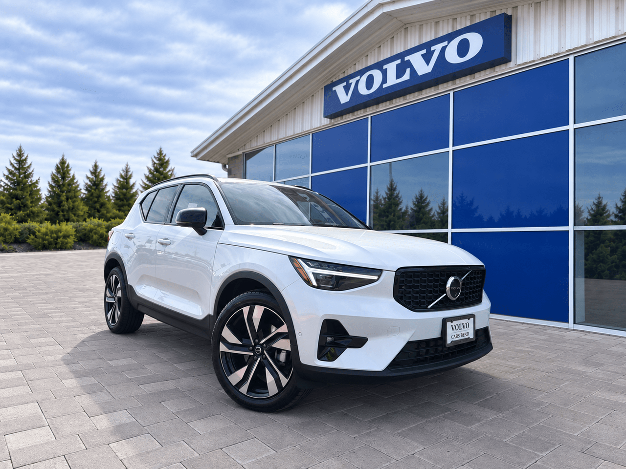 2026 Volvo XC40 B5 Ultra