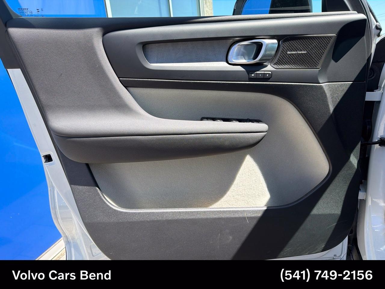 2026 Volvo XC40 B5 Ultra Bend OR
