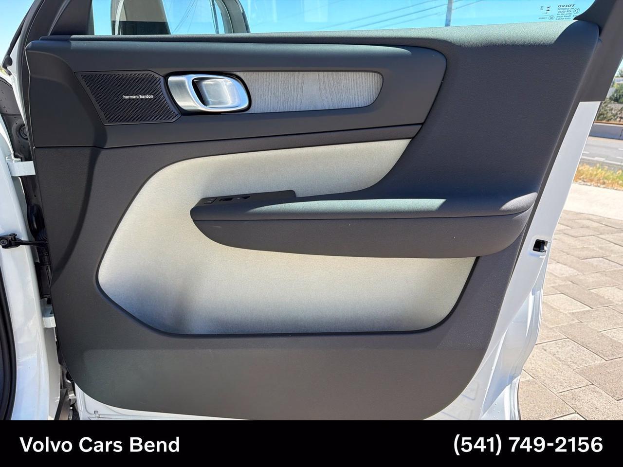 2026 Volvo XC40 B5 Ultra Bend OR