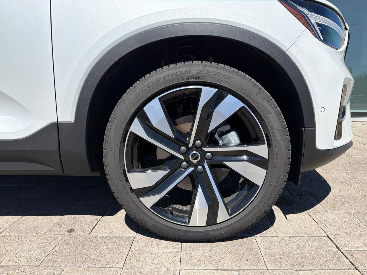 2026 Volvo XC40 B5 Ultra Bend OR