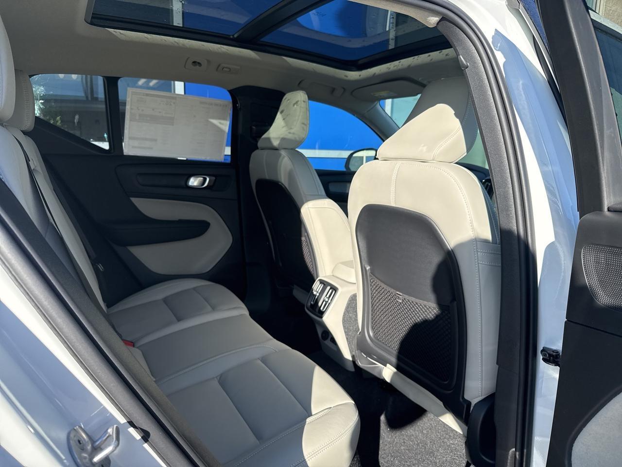 2026 Volvo XC40 B5 Ultra Bend OR