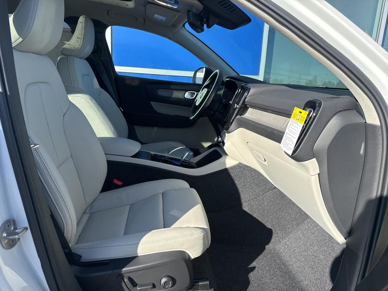 2026 Volvo XC40 B5 Ultra Bend OR