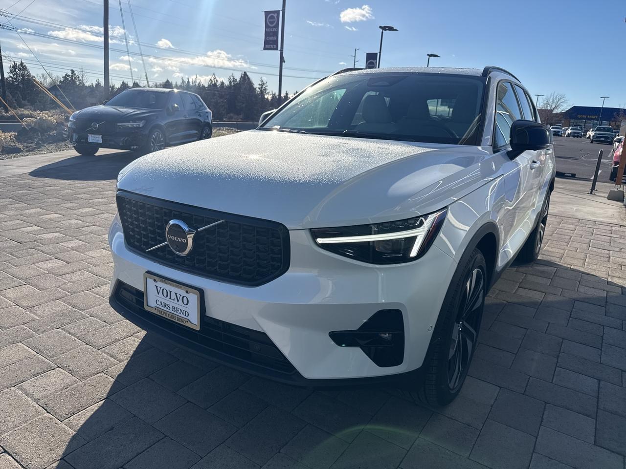 2026 Volvo XC40 B5 Ultra Bend OR