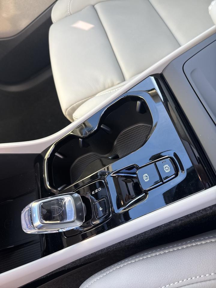 2026 Volvo XC40 B5 Ultra Bend OR